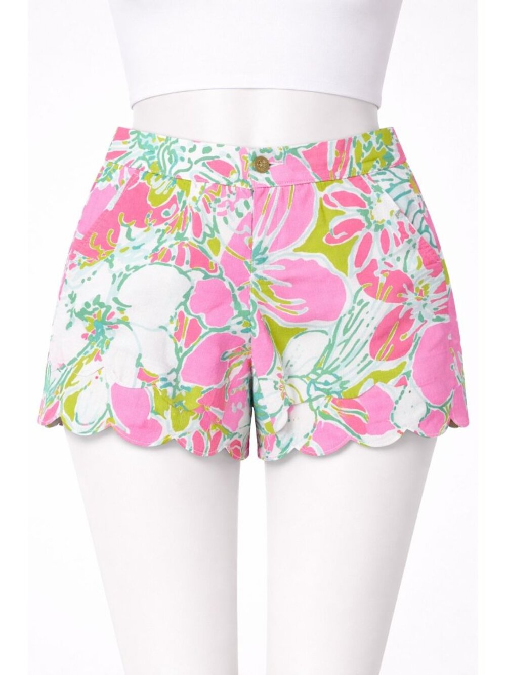 Lilly Pulitzer Buttercup Scallop, size 4, Don't give a Cluck Jasmine shorts, 5"